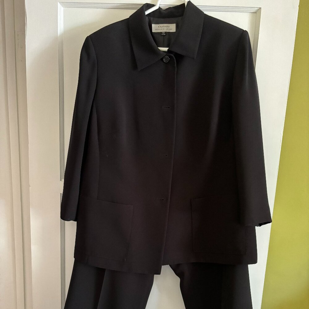 Tahari Women's Suit